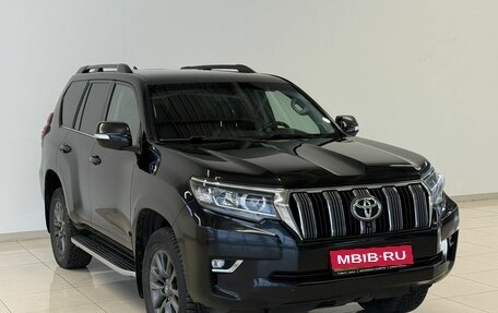 Toyota Land Cruiser Prado 150 рестайлинг 2, 2018 год, 4 500 000 рублей, 3 фотография
