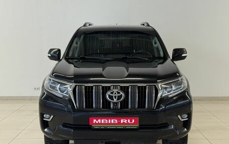 Toyota Land Cruiser Prado 150 рестайлинг 2, 2018 год, 4 500 000 рублей, 2 фотография