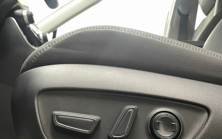 Toyota RAV4, 2025 год, 4 550 000 рублей, 14 фотография