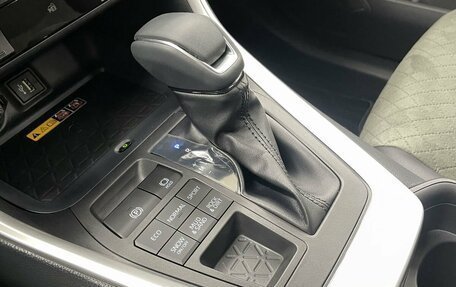 Toyota RAV4, 2025 год, 4 550 000 рублей, 17 фотография