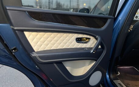 Bentley Bentayga I, 2017 год, 9 850 000 рублей, 16 фотография