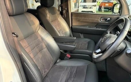 Honda Stepwgn, 2022 год, 2 430 000 рублей, 16 фотография