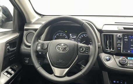 Toyota RAV4, 2016 год, 1 989 000 рублей, 21 фотография