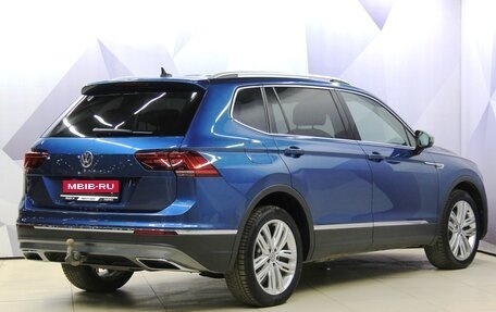 Volkswagen Tiguan II, 2019 год, 3 245 600 рублей, 6 фотография