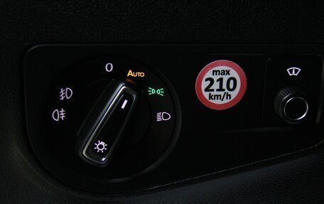 Volkswagen Tiguan II, 2019 год, 3 245 600 рублей, 27 фотография