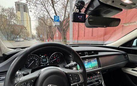 Jaguar XF II, 2019 год, 4 000 000 рублей, 8 фотография