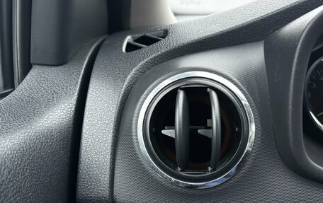 Renault Logan II, 2019 год, 1 202 000 рублей, 13 фотография