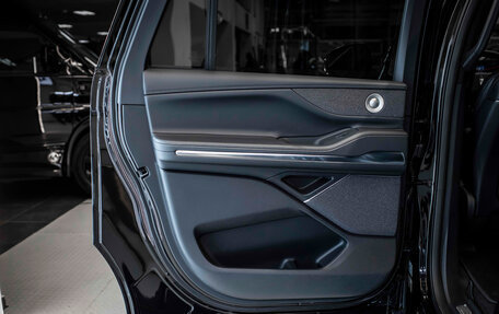 Lincoln Navigator, 2025 год, 19 947 172 рублей, 17 фотография