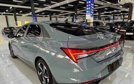 Hyundai Elantra, 2022 год, 1 700 000 рублей, 4 фотография