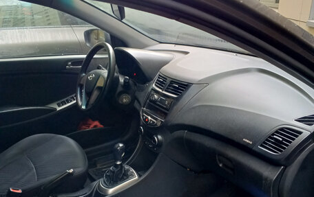 Hyundai Solaris II рестайлинг, 2016 год, 550 000 рублей, 5 фотография