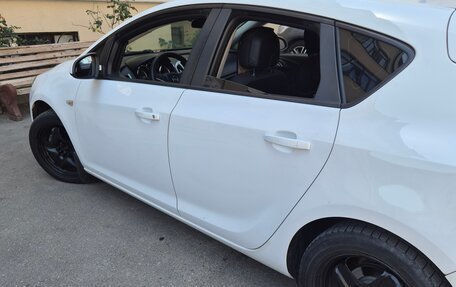 Opel Astra J, 2011 год, 870 000 рублей, 3 фотография