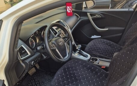 Opel Astra J, 2011 год, 870 000 рублей, 5 фотография