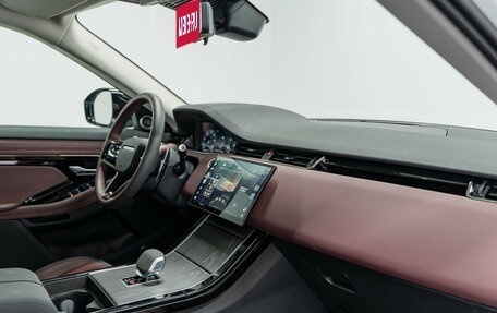 Land Rover Range Rover Evoque II, 2024 год, 6 990 000 рублей, 30 фотография