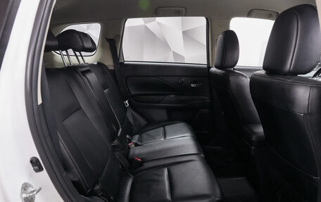 Mitsubishi Outlander III рестайлинг 3, 2013 год, 1 422 000 рублей, 13 фотография