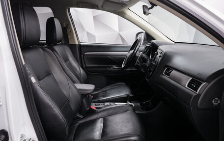 Mitsubishi Outlander III рестайлинг 3, 2013 год, 1 422 000 рублей, 12 фотография
