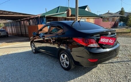 Hyundai Solaris II рестайлинг, 2011 год, 600 000 рублей, 4 фотография