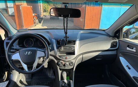 Hyundai Solaris II рестайлинг, 2011 год, 600 000 рублей, 5 фотография