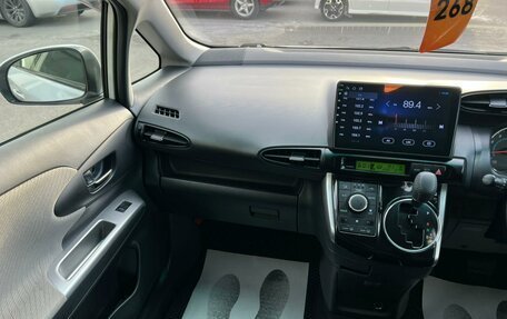 Toyota Wish II, 2010 год, 1 199 999 рублей, 14 фотография