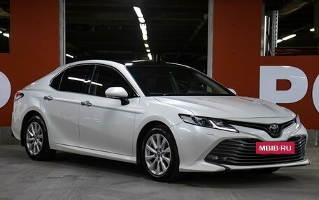 Toyota Camry, 2019 год, 2 298 000 рублей, 3 фотография