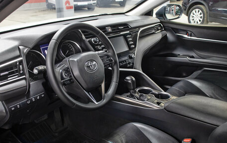 Toyota Camry, 2019 год, 2 298 000 рублей, 16 фотография