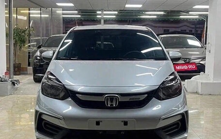 Honda Fit, 2021 год, 940 000 рублей, 2 фотография