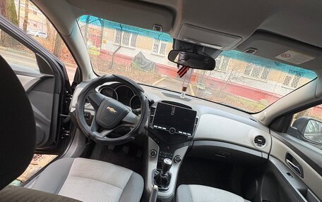 Chevrolet Cruze II, 2010 год, 550 000 рублей, 7 фотография