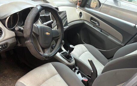 Chevrolet Cruze II, 2010 год, 550 000 рублей, 5 фотография