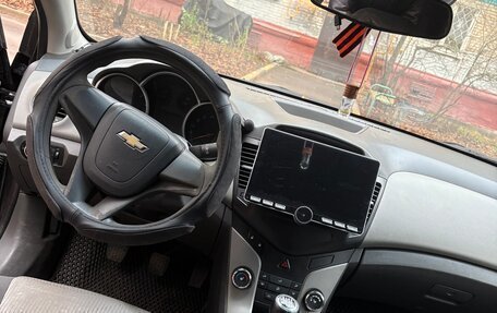 Chevrolet Cruze II, 2010 год, 550 000 рублей, 8 фотография