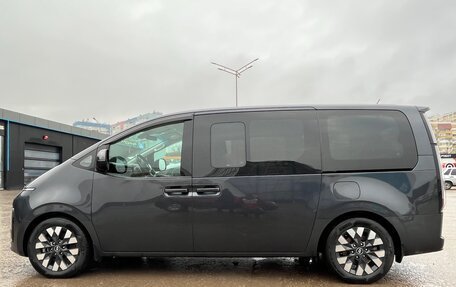 Hyundai Staria, 2022 год, 4 200 000 рублей, 3 фотография