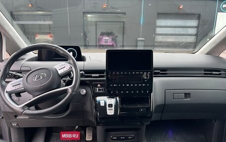 Hyundai Staria, 2022 год, 4 200 000 рублей, 8 фотография