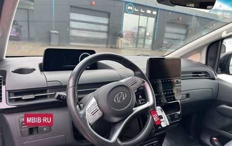 Hyundai Staria, 2022 год, 4 200 000 рублей, 9 фотография