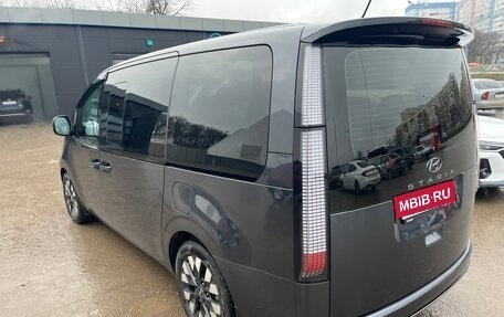 Hyundai Staria, 2022 год, 4 200 000 рублей, 5 фотография