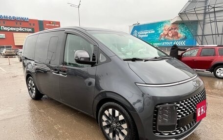 Hyundai Staria, 2022 год, 4 200 000 рублей, 2 фотография