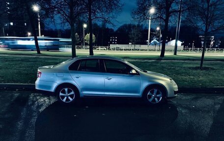 Volkswagen Jetta VI, 2010 год, 380 000 рублей, 2 фотография