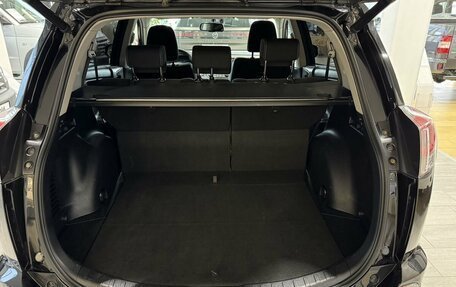 Toyota RAV4, 2018 год, 1 800 000 рублей, 11 фотография