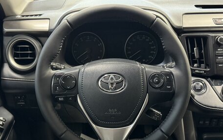 Toyota RAV4, 2018 год, 1 800 000 рублей, 23 фотография