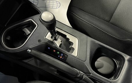 Toyota RAV4, 2018 год, 1 800 000 рублей, 31 фотография