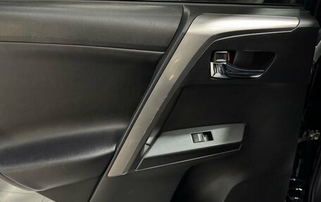 Toyota RAV4, 2018 год, 1 800 000 рублей, 36 фотография