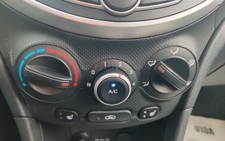 Hyundai Solaris II рестайлинг, 2014 год, 820 000 рублей, 14 фотография