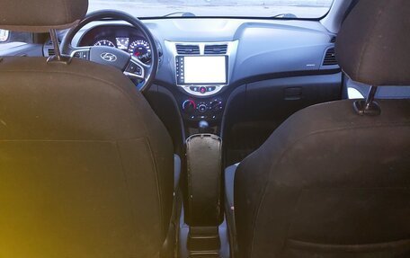 Hyundai Solaris II рестайлинг, 2012 год, 715 000 рублей, 25 фотография