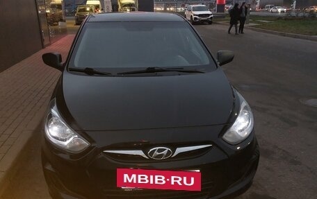 Hyundai Solaris II рестайлинг, 2012 год, 715 000 рублей, 24 фотография