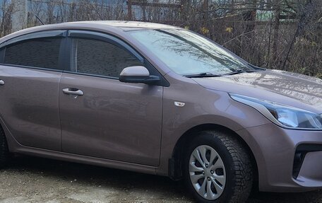 KIA Rio IV, 2020 год, 1 570 000 рублей, 2 фотография