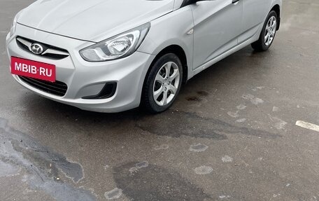 Hyundai Solaris II рестайлинг, 2011 год, 535 000 рублей, 4 фотография