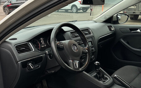 Volkswagen Jetta VI, 2013 год, 970 000 рублей, 5 фотография