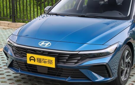 Hyundai Elantra, 2025 год, 2 300 000 рублей, 4 фотография