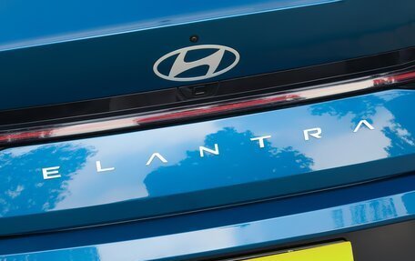 Hyundai Elantra, 2025 год, 2 300 000 рублей, 13 фотография