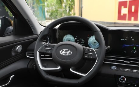 Hyundai Elantra, 2025 год, 2 300 000 рублей, 22 фотография