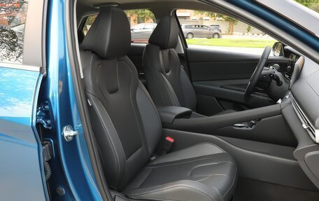 Hyundai Elantra, 2025 год, 2 300 000 рублей, 31 фотография