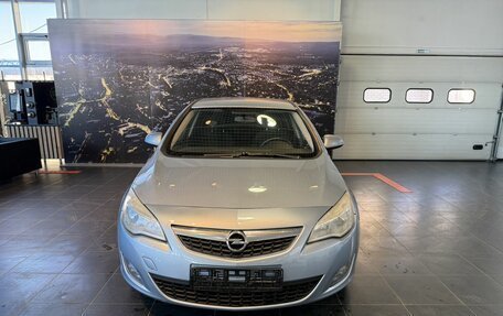 Opel Astra J, 2011 год, 850 000 рублей, 1 фотография