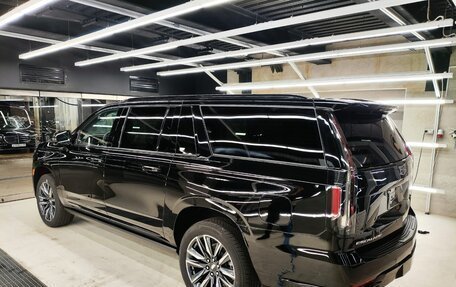 Cadillac Escalade V, 2024 год, 18 490 000 рублей, 3 фотография